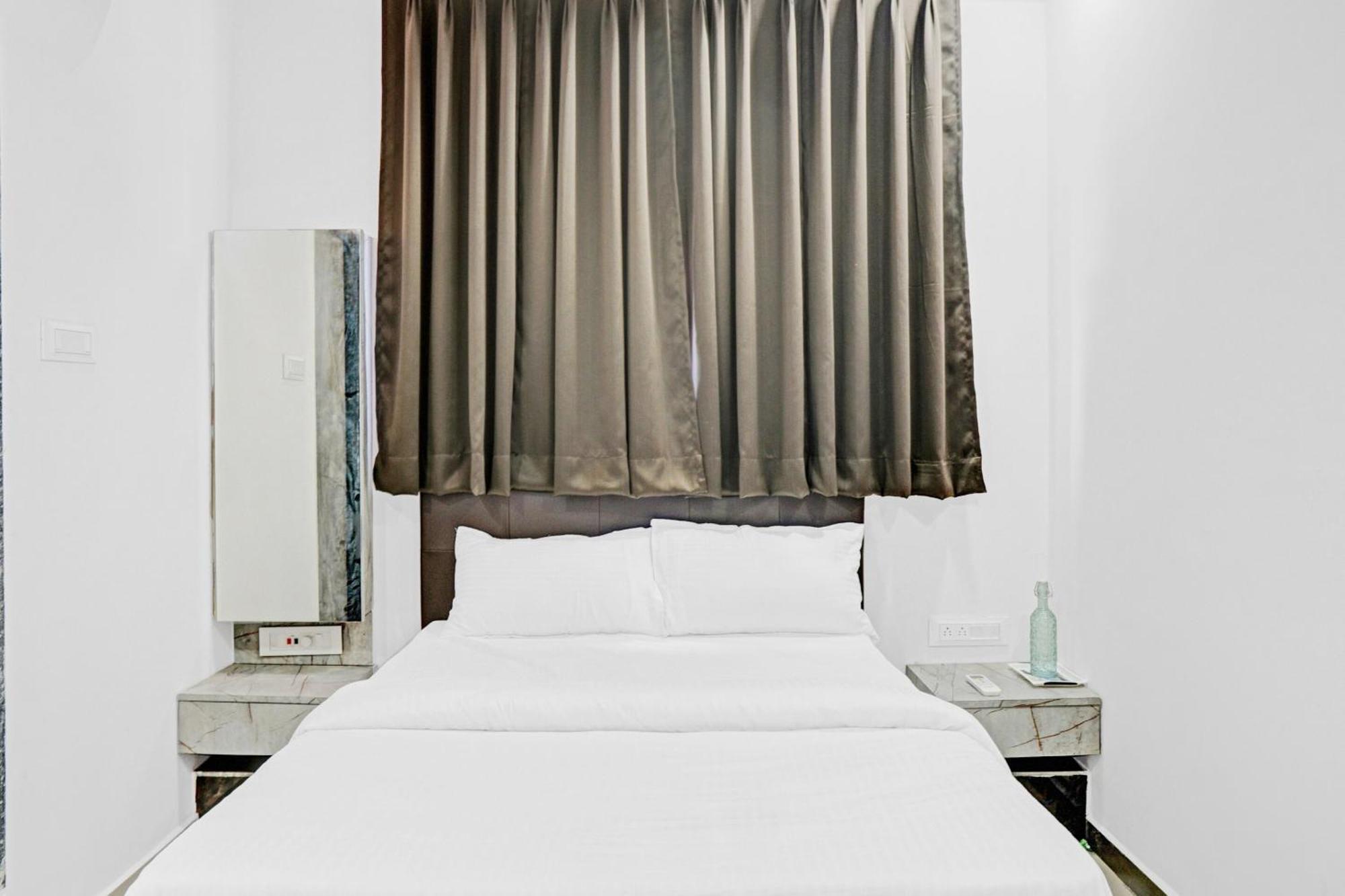 Collection O Sigma Inn Surat Ngoại thất bức ảnh