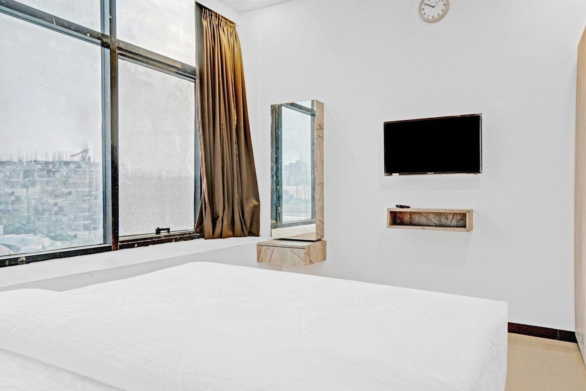 Collection O Sigma Inn Surat Ngoại thất bức ảnh