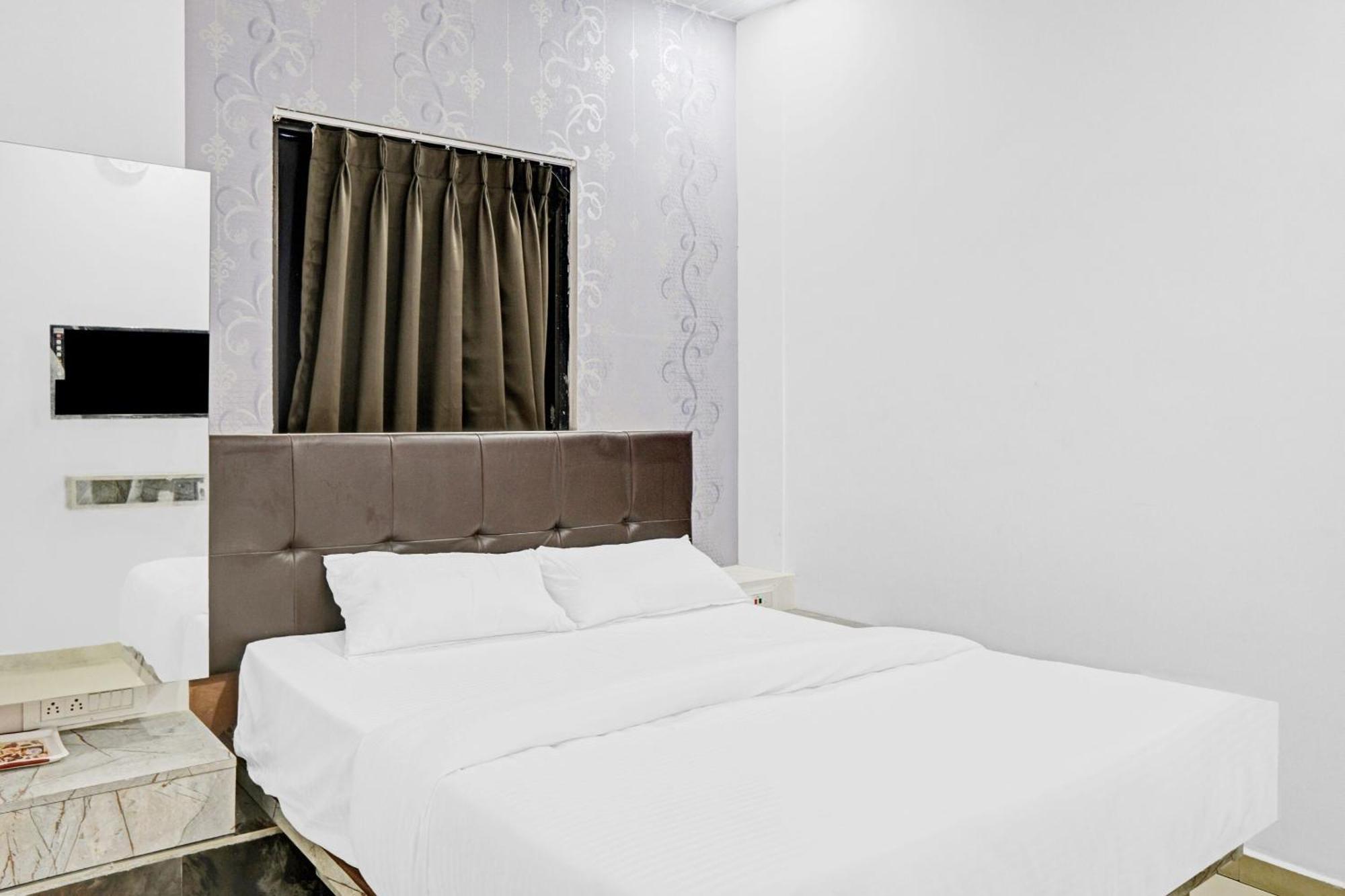 Collection O Sigma Inn Surat Ngoại thất bức ảnh