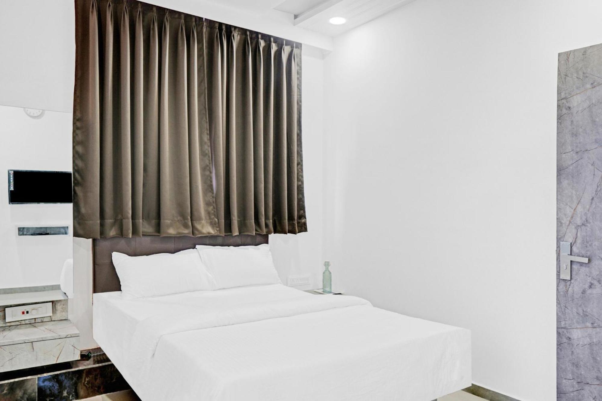 Collection O Sigma Inn Surat Ngoại thất bức ảnh